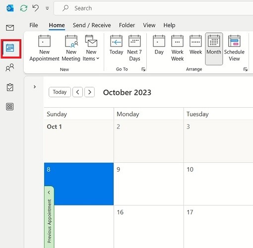 Switching to Calendar app in Outlook app. 