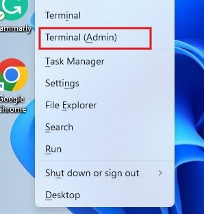 Selecting "Terminal (Admin)" option via WinX menu.