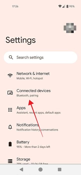 Navigating to "Connected devices" in Android settings.